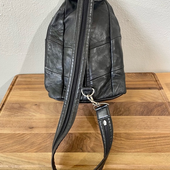 Vtg Smooth Leather Silver Accents Backpack Slingback Travel Minimalist Organizer - Picture 9 of 16